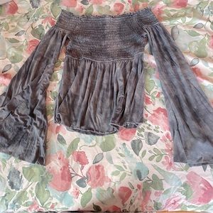 Gray flare sleeve American Eagle Long sleeve tee